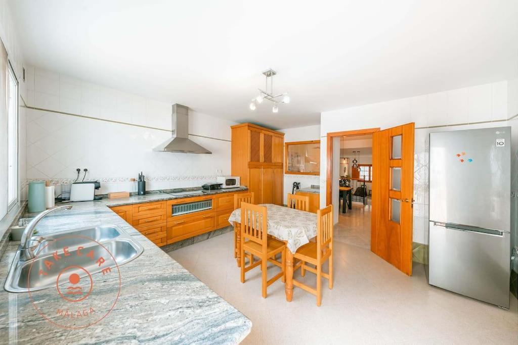 Spacious Home With Lovely Garden - Tcm Rincon de la Victoria Exterior photo
